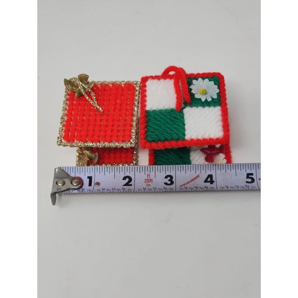 Vintage Handmade Christmas Ornament Crocheted Plastic Bird‎ Feeder